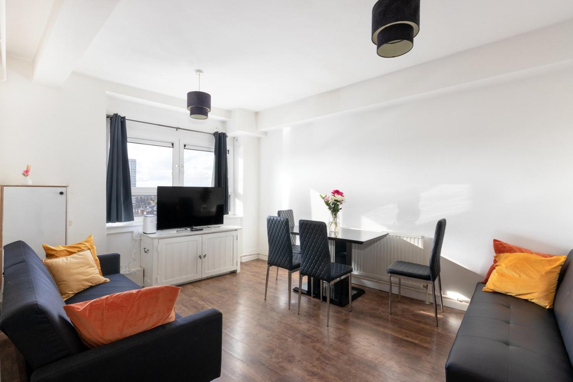 2 Bed Bethnal Penthouse * London