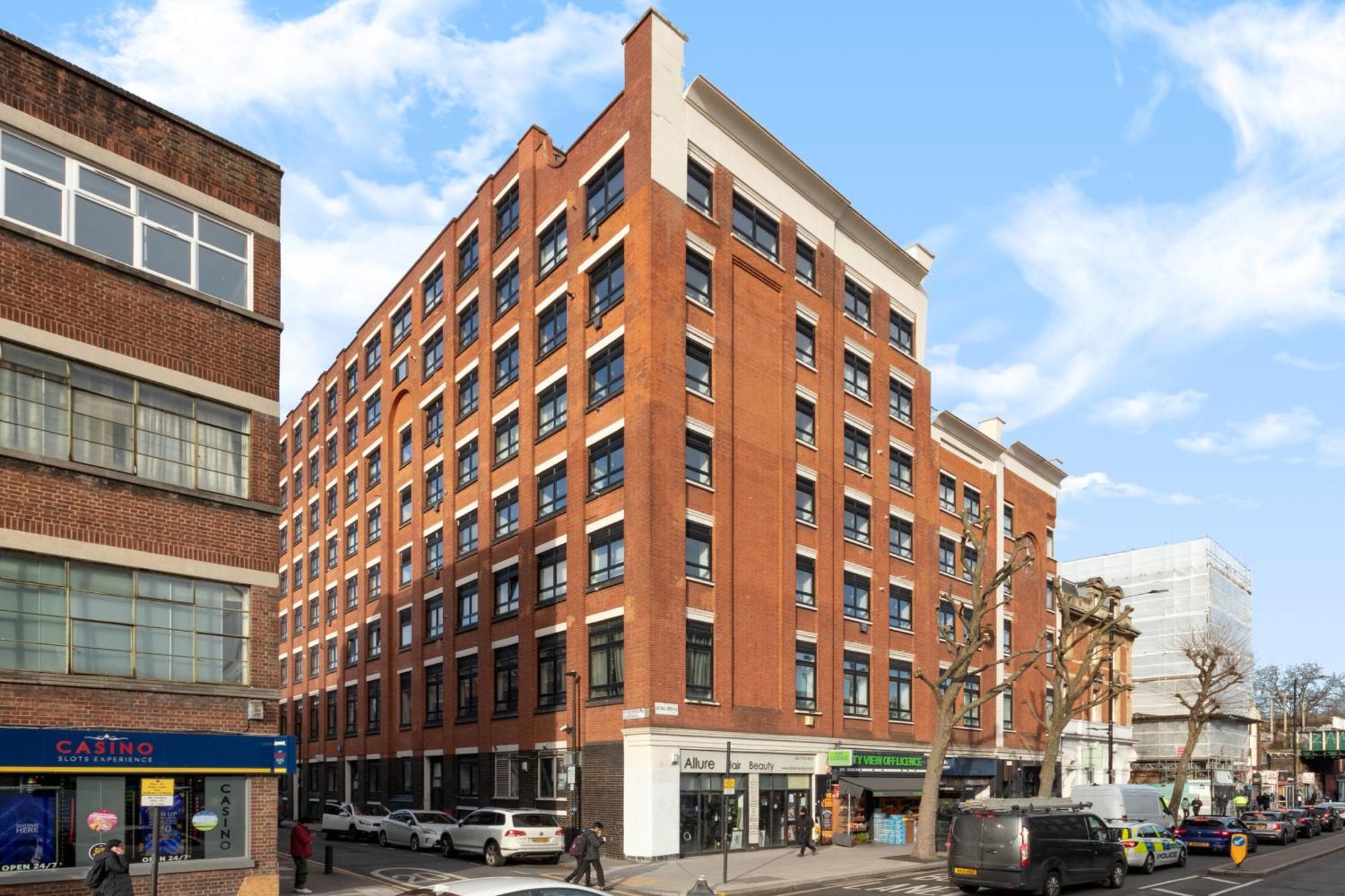 2 Bed Bethnal Penthouse Apartment